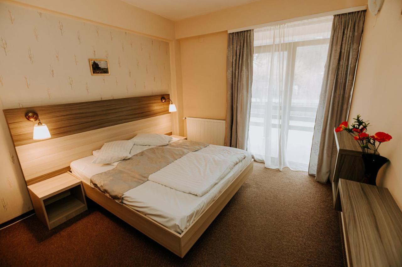 Guest House Lacul Linistit Моняса Экстерьер фото