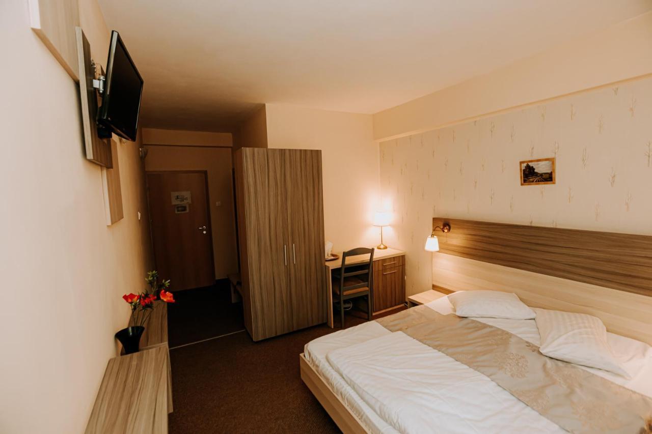 Guest House Lacul Linistit Моняса Экстерьер фото