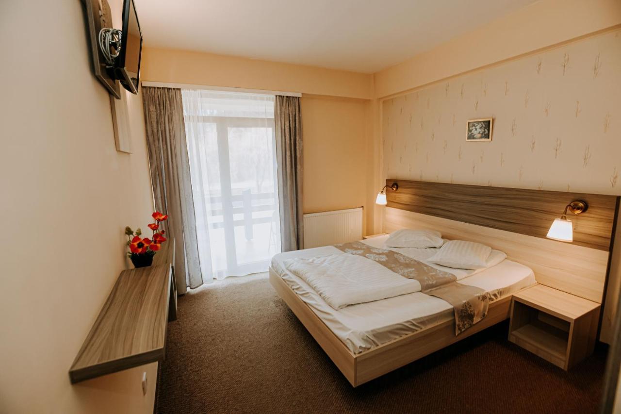 Guest House Lacul Linistit Моняса Экстерьер фото