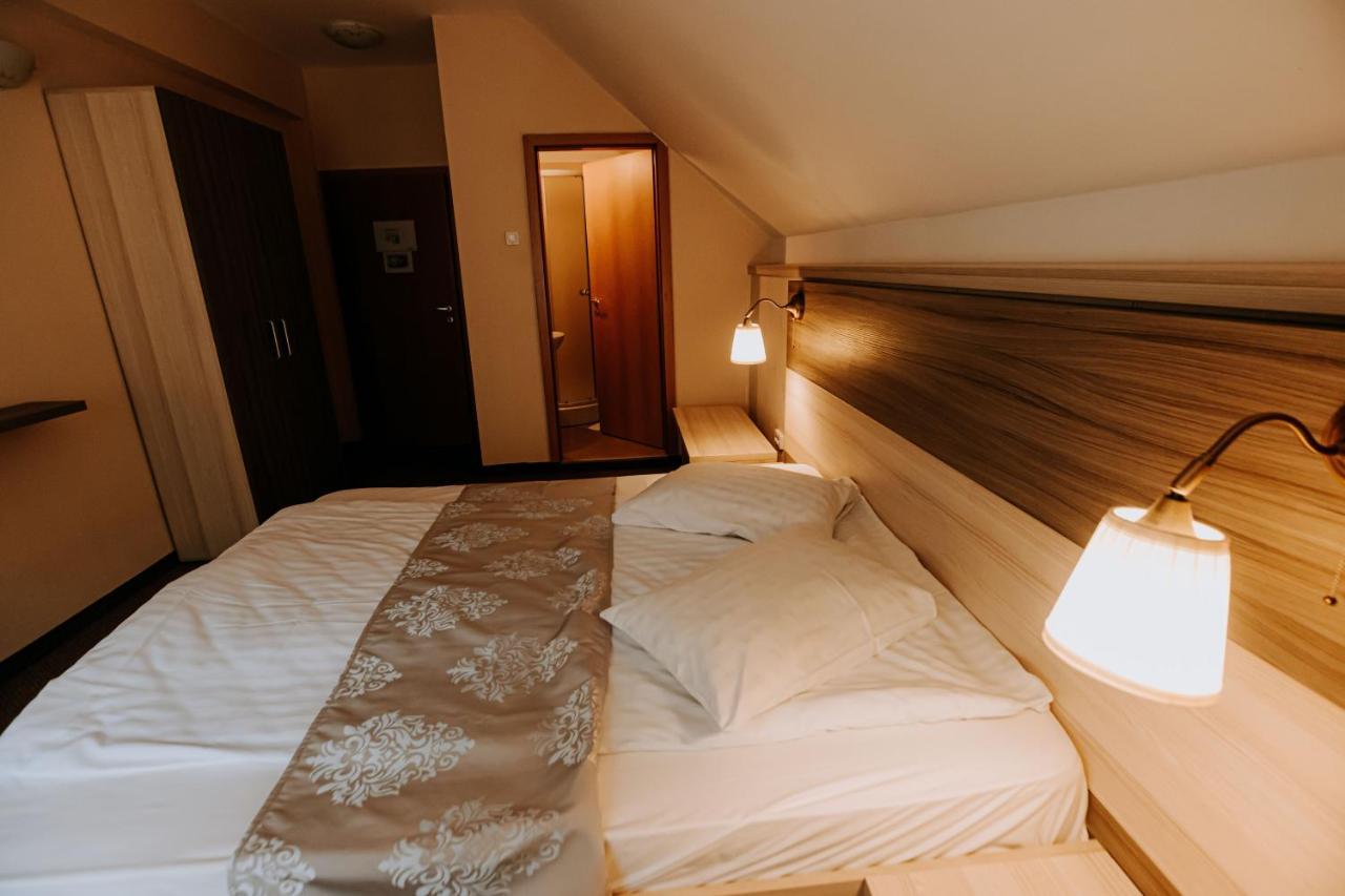 Guest House Lacul Linistit Моняса Экстерьер фото